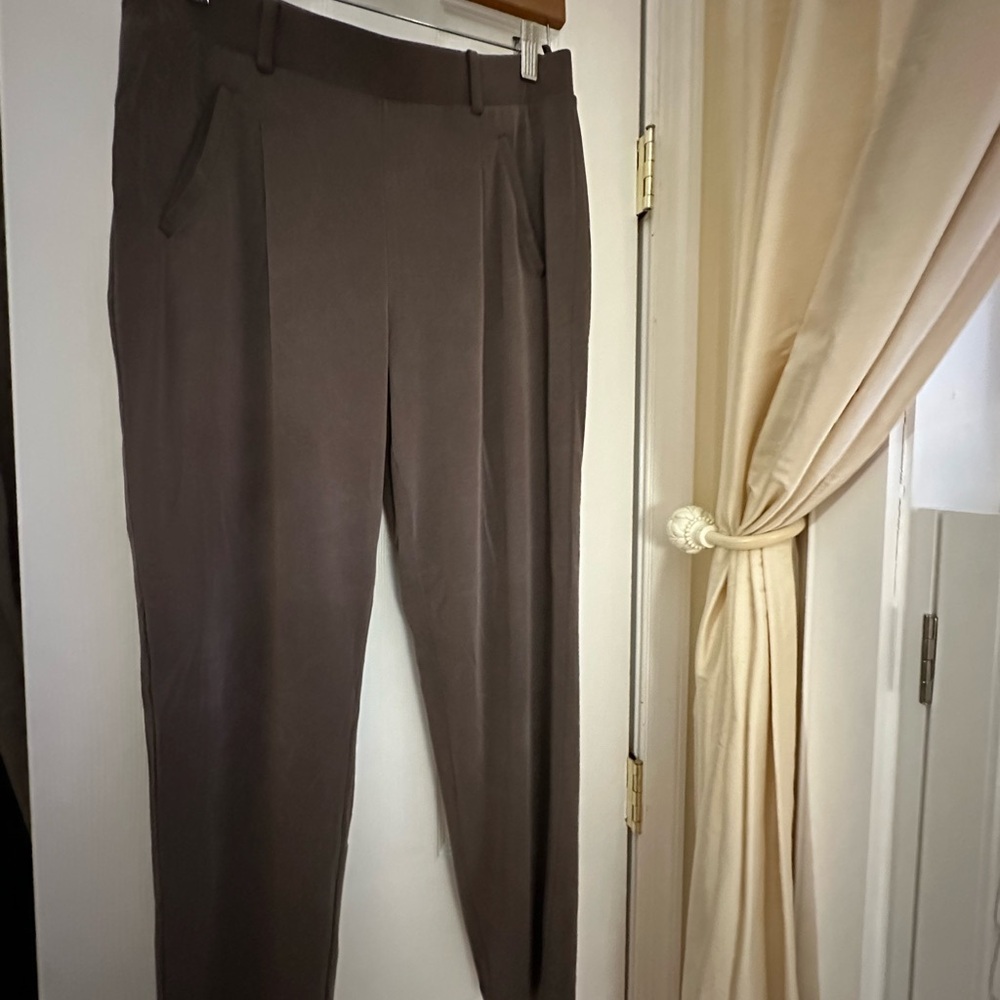 White House Black Market “The Tapered” Ankle Pants